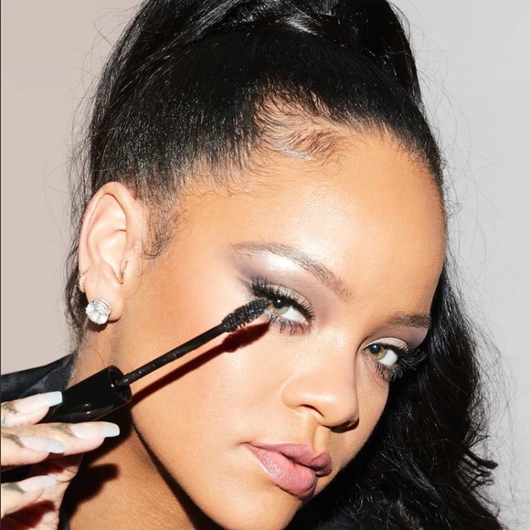 Fenty Beauty Full Frontal Volume Mascara - Picture 3 of 16